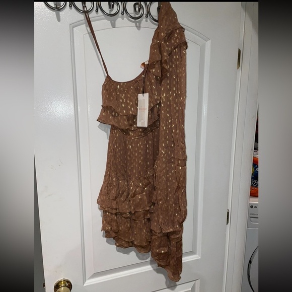 New! Rocco Sand Aine One Shoulder Belted Mini Dress ✨ Medium NWT! - Picture 14 of 16